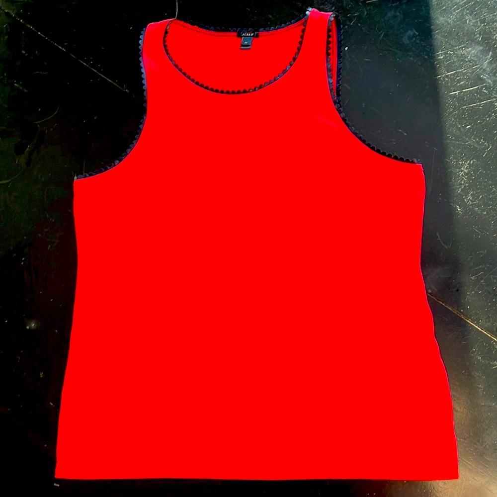 Jcrew red tank top with black scallop trim. Lightly worn. Size medium.